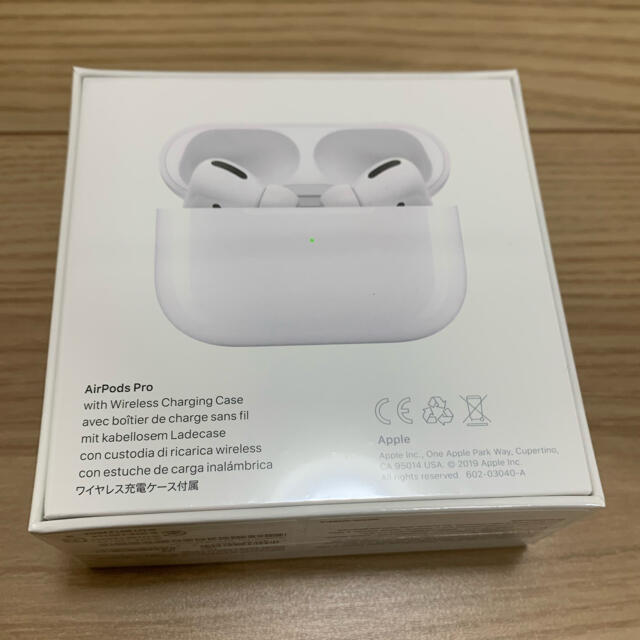 Apple(アップル)の【新品・未開封・保証未開始・国内正規品】AirPods Pro エアポッズ プロ スマホ/家電/カメラのオーディオ機器(ヘッドフォン/イヤフォン)の商品写真