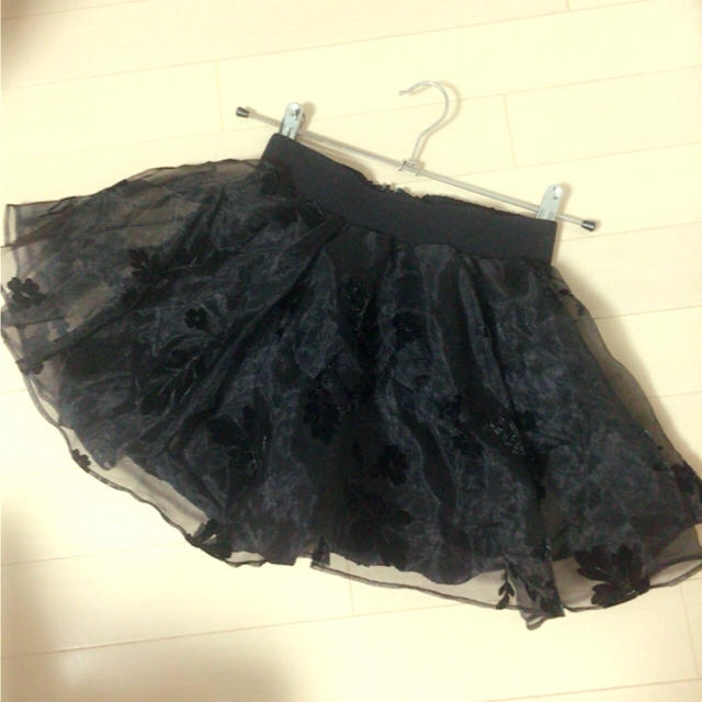 SNIDEL(スナイデル)のスナイデル フロッキーフラワースカート レディースのスカート(ミニスカート)の商品写真