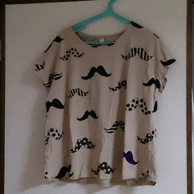 Design Tshirts Store graniph(グラニフ)のグラニフ ヒゲ柄カットソー レディースのトップス(Tシャツ(半袖/袖なし))の商品写真
