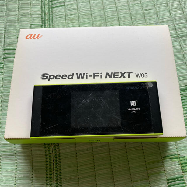 au(エーユー)のSpeed Wi-Fi NEXT W05 スマホ/家電/カメラのスマートフォン/携帯電話(その他)の商品写真