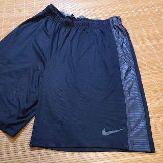 ナイキ(NIKE)のナイキNIKEハーフパンツL(トレーニング用品)