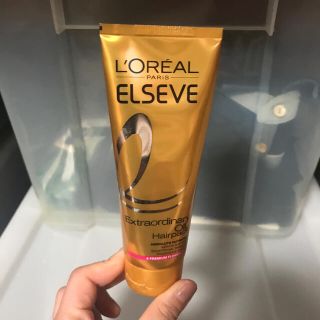 ロレアルパリ(L'Oreal Paris)のロレアル　洗い流すヘアートリートメント(トリートメント)