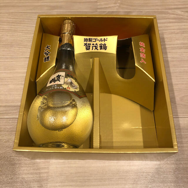 【期間限定値下げ】賀茂鶴 大吟醸 特製ゴールド  金箔入り 720ml  食品/飲料/酒の酒(日本酒)の商品写真