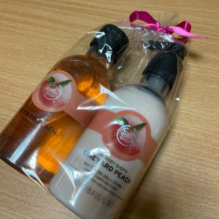 ザボディショップ(THE BODY SHOP)のザ・ボディショップ  ヴィンヤードピーチ  2点セット(ボディソープ/石鹸)