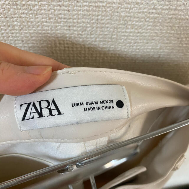 ZARA(ザラ)のzara ザラ　エコレザー　フェイクレザー　レザースカート レディースのスカート(ロングスカート)の商品写真