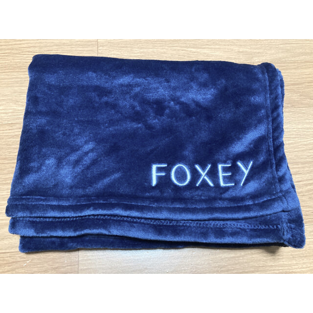FOXEY(フォクシー)のラスト1点　FOXEY ネイビーブランケット　紺色 キッズ/ベビー/マタニティのこども用ファッション小物(おくるみ/ブランケット)の商品写真