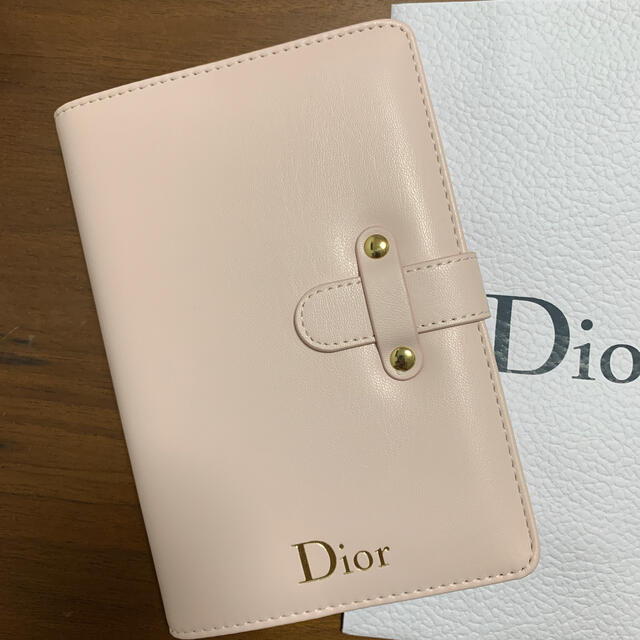 Dior(ディオール)の【DIOR】2020夏 ノベルティー手帳型ノート インテリア/住まい/日用品の文房具(ノート/メモ帳/ふせん)の商品写真