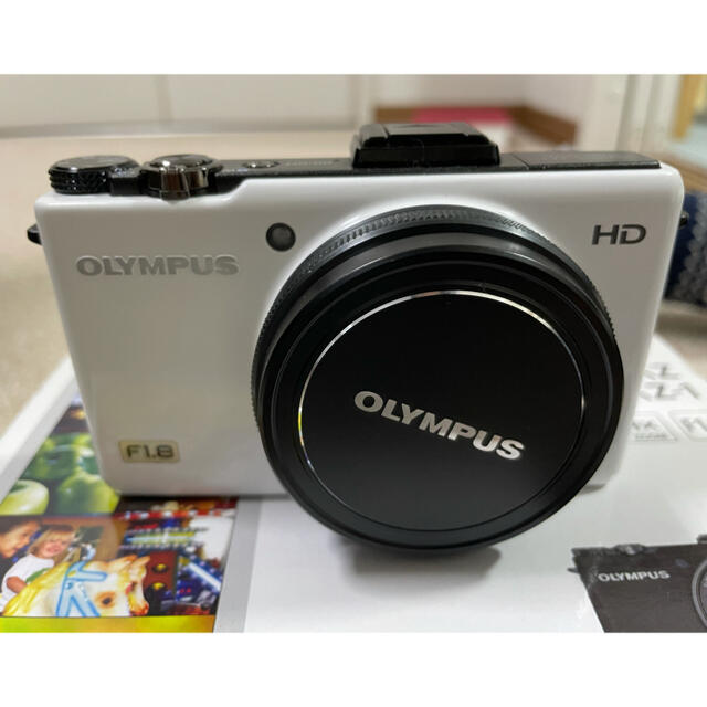 OLYMPUS(オリンパス)のオリンパス　XZ-1  ホワイト スマホ/家電/カメラのカメラ(コンパクトデジタルカメラ)の商品写真