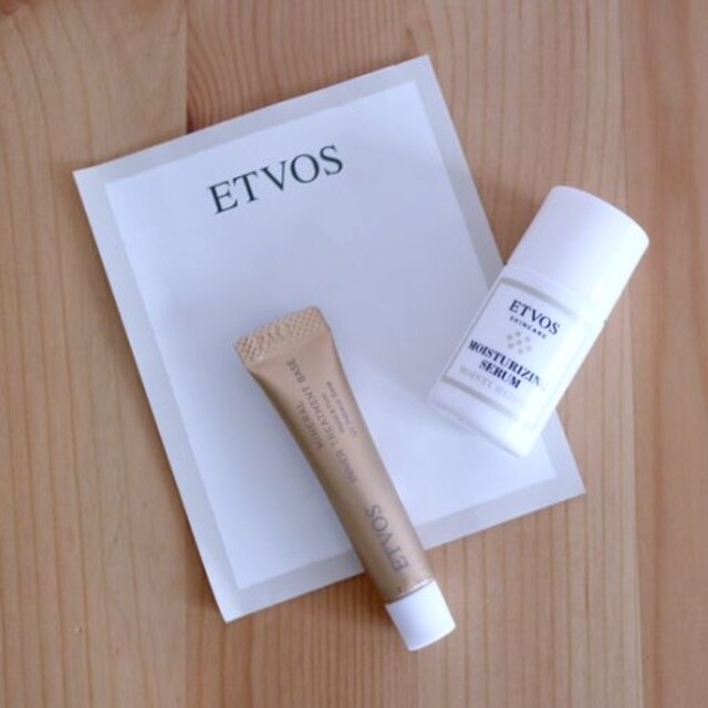 ETVOS(エトヴォス)のETVOS 3ポケットマルチポーチ＆化粧品サンプル レディースのファッション小物(ポーチ)の商品写真