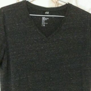 エイチアンドエム(H&M)のH&M Vネック シャツ グレー M(Tシャツ/カットソー(半袖/袖なし))