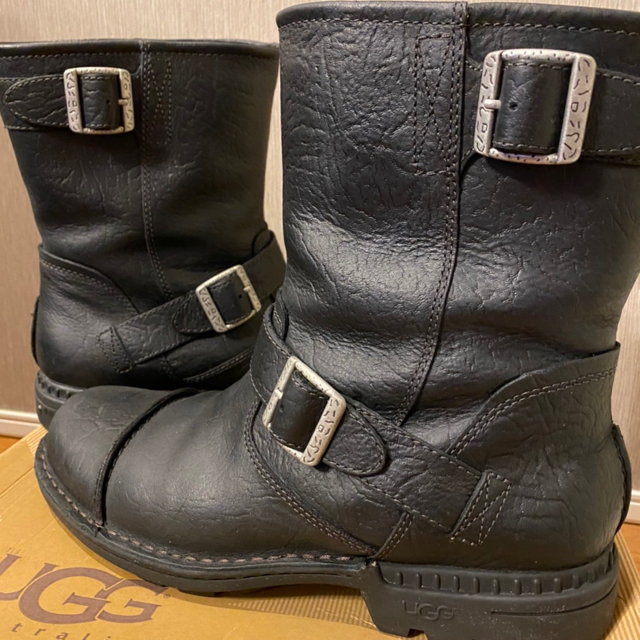 UGG(アグ)のUGG Rockville II  美品・箱付き　アグ　メンズブーツ メンズの靴/シューズ(ブーツ)の商品写真