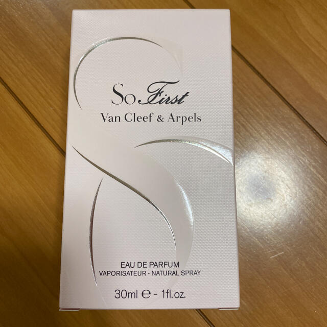 Van Cleef & Arpels(ヴァンクリーフアンドアーペル)の専用のお品物です。ヴァン クリーフ 香水 30ml コスメ/美容の香水(香水(女性用))の商品写真