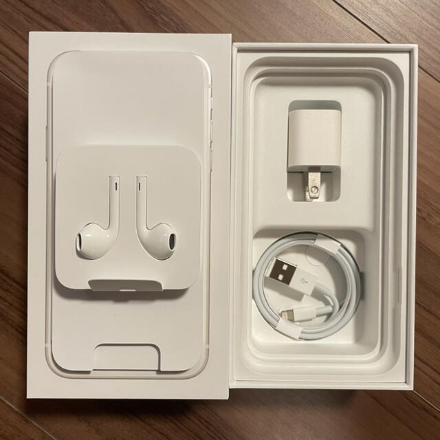 超美品】iPhone11 64GB SIMフリー ホワイト 本体 超美品】iPhone11 64GB SIMフリー ホワイト 本体