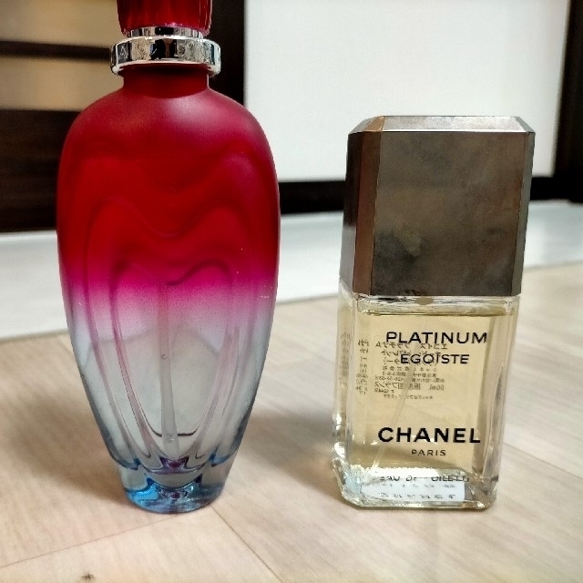 CHANEL(シャネル)のCHANELとESCADAの香水3点セット コスメ/美容の香水(香水(女性用))の商品写真