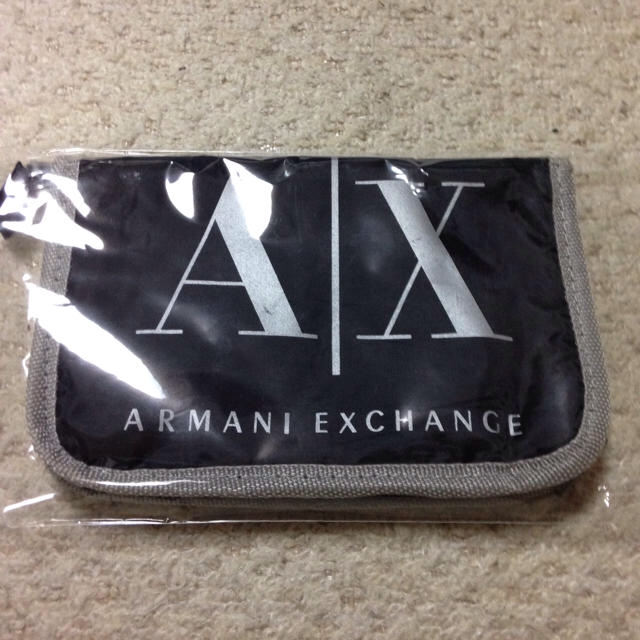 ARMANI EXCHANGE(アルマーニエクスチェンジ)のARMANI EXCHANGE ポーチ  値下げ レディースのファッション小物(ポーチ)の商品写真