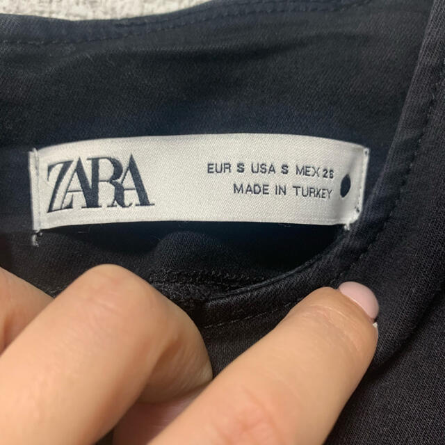 ZARA(ザラ)のzara  ギャザースリーブ　パフスリーブ　ブラック　ブラウス　トップス レディースのトップス(シャツ/ブラウス(長袖/七分))の商品写真