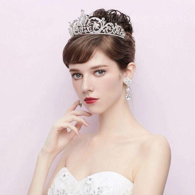 ☆新品豪華ティアラ ヘッドドレス ウェディングヘアアクセサリー ブライダル結婚式 レディースのフォーマル/ドレス(ウェディングドレス)の商品写真