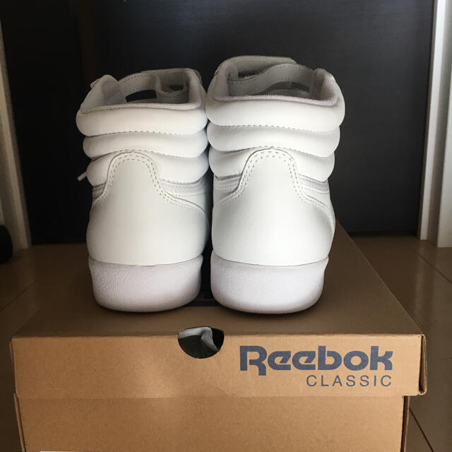 Reebok(リーボック)のReebok classic women 26cm レディースの靴/シューズ(スニーカー)の商品写真