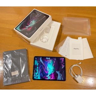 アップル(Apple)の傷無し【超美品】iPad Pro 11インチ　スペースグレー　新品ケース付き(タブレット)