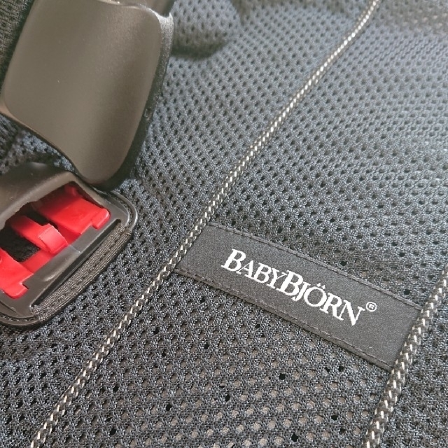 BABYBJORN(ベビービョルン)のBABYBJORN ベビーキャリア ONE+ 黒メッシュ キッズ/ベビー/マタニティの外出/移動用品(抱っこひも/おんぶひも)の商品写真