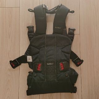 ベビービョルン(BABYBJORN)のBABYBJORN ベビーキャリア ONE+ 黒メッシュ(抱っこひも/おんぶひも)