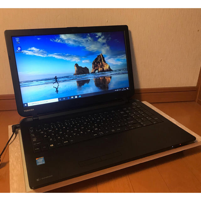 東芝ノートパソコン　i3 4025U/4G/320G