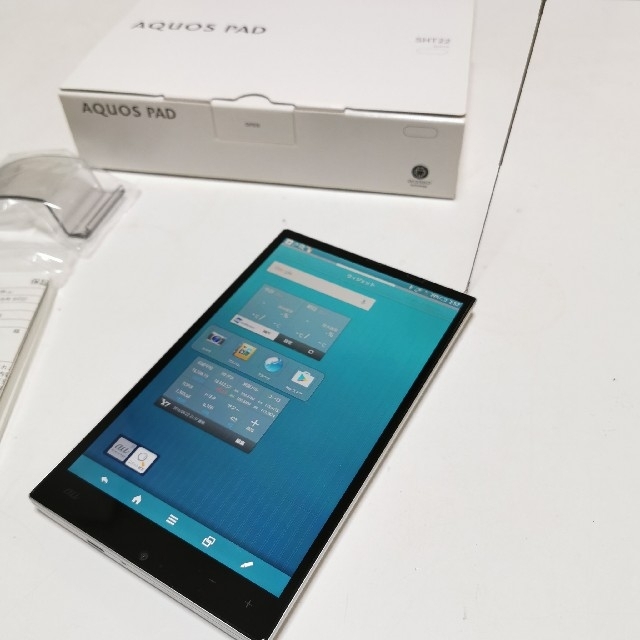 AQUOS(アクオス)のAQUOS PAD SHT22 保護ガラス ケース付 スマホ/家電/カメラのPC/タブレット(タブレット)の商品写真