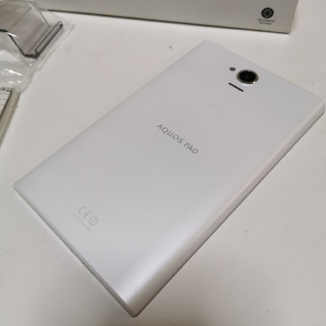 AQUOS(アクオス)のAQUOS PAD SHT22 保護ガラス ケース付 スマホ/家電/カメラのPC/タブレット(タブレット)の商品写真