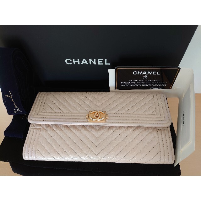 CHANEL(シャネル)の CHANEL銀座限定 美品BOY CHANEL ロングウォレットピンクベージュ レディースのファッション小物(財布)の商品写真