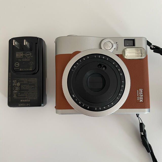 はなぴさん　チェキ　instax mini 90 ブラウンフィルムカメラ