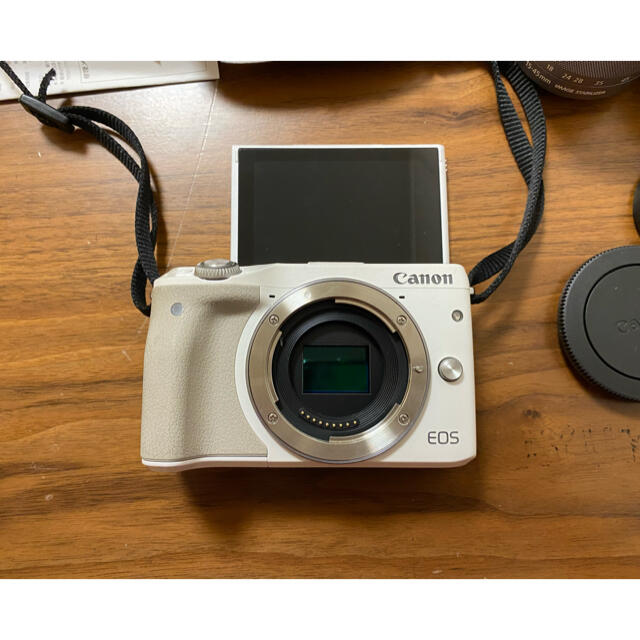 Canon(キヤノン)のCanon EOS M3 ボディ WH スマホ/家電/カメラのカメラ(ミラーレス一眼)の商品写真