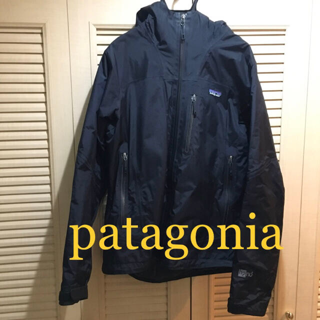 patagonia(パタゴニア)の【送料無料】パタゴニア イスマスジャケットブラック（ウィメンズM） レディースのジャケット/アウター(ナイロンジャケット)の商品写真