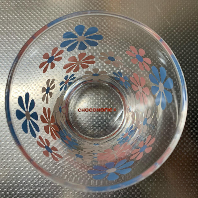 CHOCOHOLIC(チョコホリック)のグラス　花柄 インテリア/住まい/日用品のキッチン/食器(グラス/カップ)の商品写真