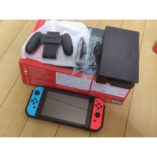 ニンテンドースイッチ(Nintendo Switch)の nintendo switch (新型）未使用に近い(携帯用ゲーム機本体)