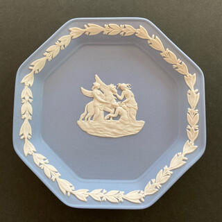 ウェッジウッド(WEDGWOOD)のウェッジウッド　ジャスパー　オクタゴナルトレイ　【　皿立て付　】(置物)