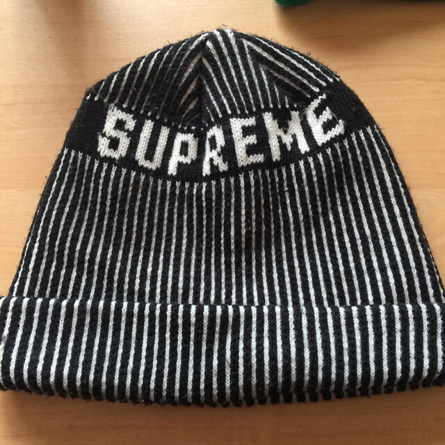 帽子supreme ニット帽 made in CANADA