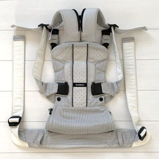 ベビービョルン(BABYBJORN)のベビービョルン ベビーキャリア ONE KAI Air シルバー 098004(その他)