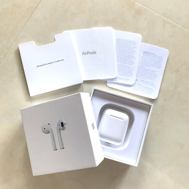 Apple - airpods 第一世代の通販 by riri_|アップルならラクマ
