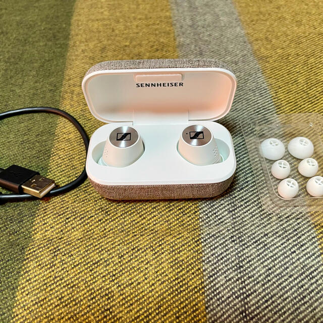 SENNHEISER(ゼンハイザー)のdengeki9999様専用　MOMENTUM True Wireless2 スマホ/家電/カメラのオーディオ機器(ヘッドフォン/イヤフォン)の商品写真