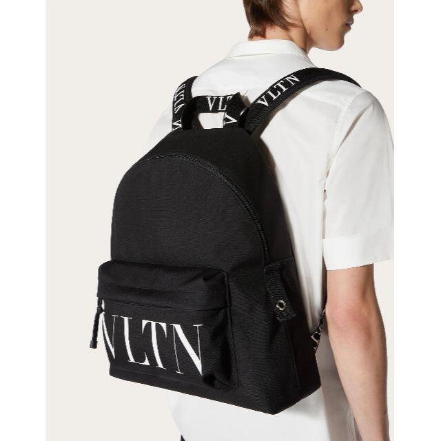 valentino garavani - 新品 VALENTINO GARAVANI VLTN ナイロン バック ... VALENTINO GARAVANI バックパック・リュック - 黒
