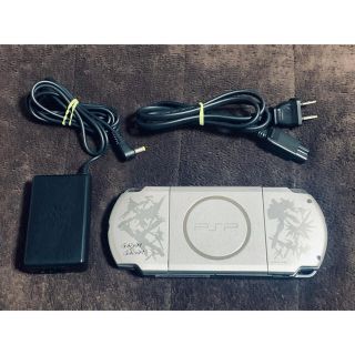 プレイステーションポータブル(PlayStation Portable)のPSP-3000 ガンダム　比較的美品　送料無料　3(携帯用ゲーム機本体)