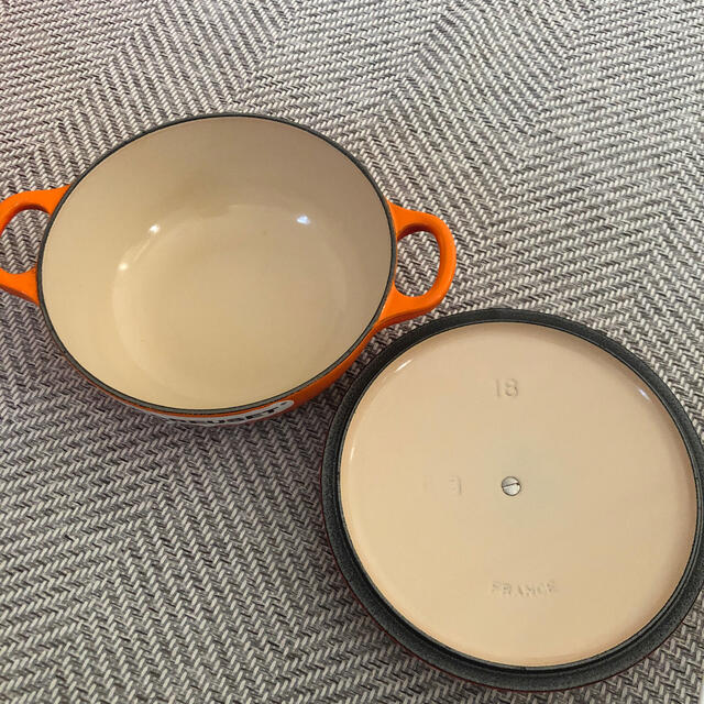 LE CREUSET(ルクルーゼ)の【ル・クルーゼ】マルミット　18cm オレンジ インテリア/住まい/日用品のキッチン/食器(鍋/フライパン)の商品写真