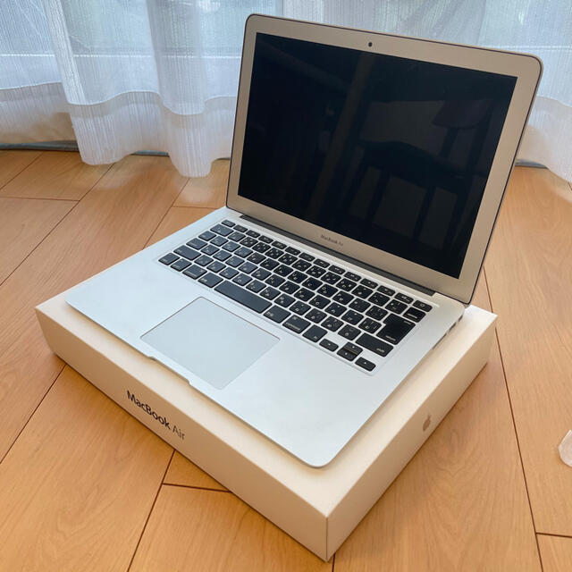 [美品] APPLE MacBook Air MD760J/A