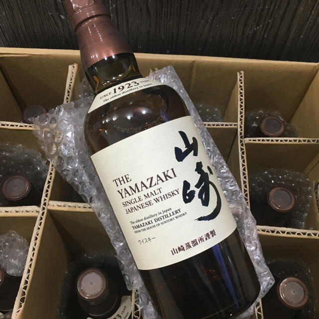 山崎 700ml ノンエイジ  ノンヴィンテージ NA 12本セット 1カートン 食品/飲料/酒の酒(ウイスキー)の商品写真