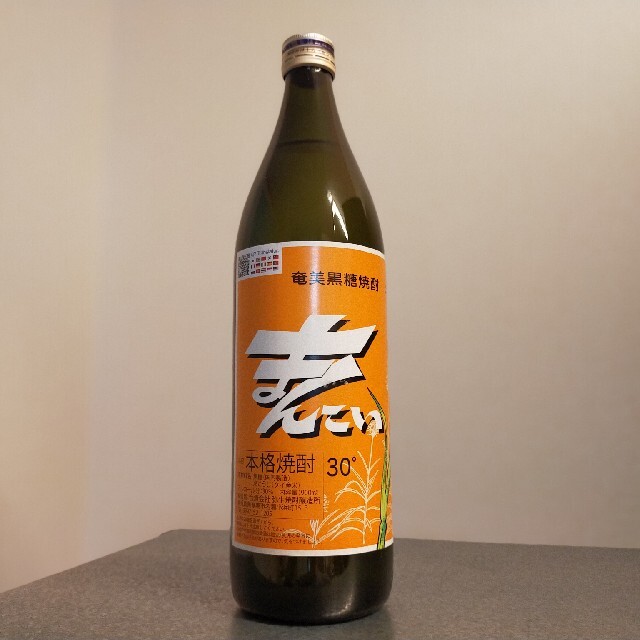 奄美　黒糖焼酎　まんこい 食品/飲料/酒の酒(焼酎)の商品写真