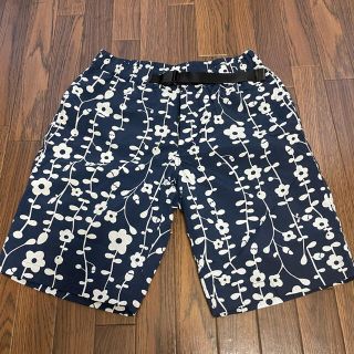 ヘリーハンセン(HELLY HANSEN)のHELLY HANSEN 花柄ハーフパンツM(ハーフパンツ)