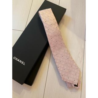 シャネル(CHANEL)の新品未使用　CHANEL ネクタイ　プレゼント包装済み！紙袋付き(ネクタイ)