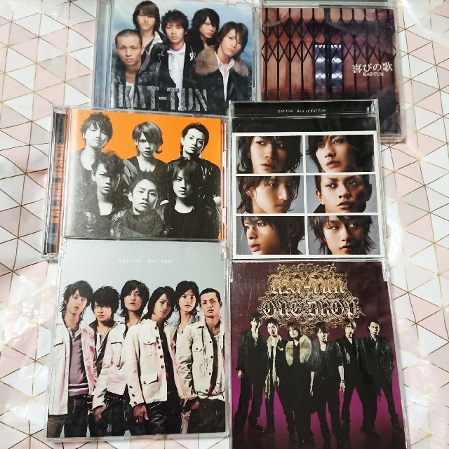 【即購入◎】KAT-TUN 初回盤多め 6枚セット エンタメ/ホビーのCD(ポップス/ロック(邦楽))の商品写真