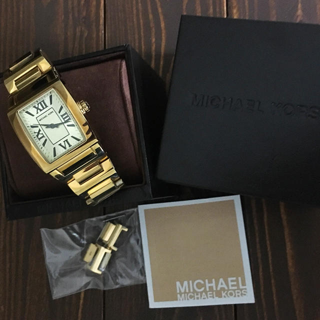 Michael Kors(マイケルコース)の【値下げ】マイケルコース❤️スクエア時計 レディースのファッション小物(腕時計)の商品写真