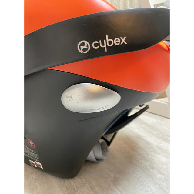 cybex(サイベックス)のCybex ATON Q(サイベックスエイトンQ)オレンジ キッズ/ベビー/マタニティの外出/移動用品(自動車用チャイルドシート本体)の商品写真